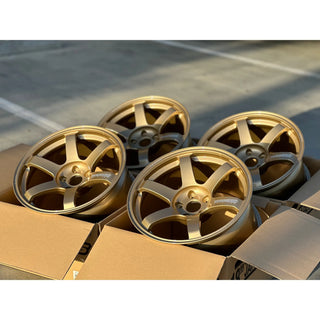 Volk Racing TE37 SAGA S-PLUS / Gold | 18x9.5 | 5x114.3 | +22mm Offset