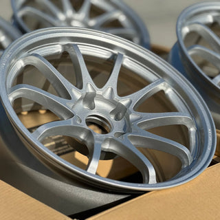 Volk Racing CE28N-PLUS / Diamond Silver | 18x9.5 | 5x114.3 | +22mm Offset