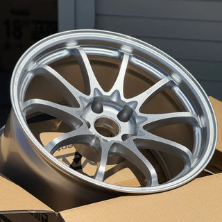 Volk Racing CE28N-PLUS / Diamond Silver | 18x10.5 | 5x114.3 | +22mm Offset