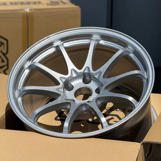 Volk Racing CE28N-PLUS / Diamond Silver | 18x10.5 | 5x114.3 | +22mm Offset