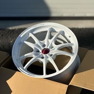 Mugen MF10 / White | 18x9.5 | 5x114.3 | +45mm Offset