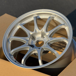 Volk Racing CE28N-PLUS / Diamond Silver | 17x9 | 5x114.3 | +22mm Offset