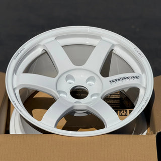 Volk Racing TE37 SAGA S-PLUS / Dash White | 17x9 | 5x114.3 | +22mm Offset