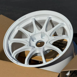 Volk Racing CE28N-PLUS / Dash White | 17x9 | 5x114.3 | +22mm Offset