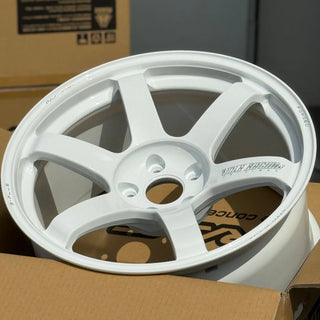 Volk Racing TE37 SAGA S-PLUS / Dash White | 18x9.5 | 5x114.3 | +22mm Offset