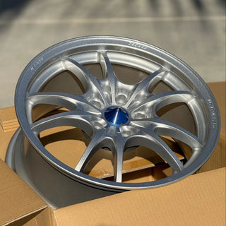 Mugen MF10 / Silver | 17x8 | 5x114.3 | +45mm Offset