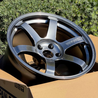 Volk Racing TE37 SAGA S-PLUS / Shining Light Metal | 18x10.5 | 5x114.3 | +15mm Offset