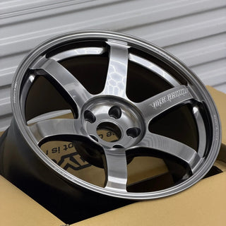 Volk Racing TE37 SAGA S-PLUS / Shining Light Metal | 18x10.5 | 5x114.3 | +15mm Offset