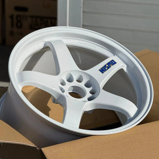 Nismo LMGT4 / White | 18x9.5 | 5x114.3 | +12mm Offset