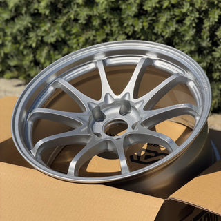 Volk Racing CE28N-PLUS / Diamond Silver | 18x9.5 | 5x114.3 | +22mm Offset
