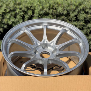 Volk Racing CE28N-PLUS / Diamond Silver | 18x9.5 | 5x114.3 | +22mm Offset