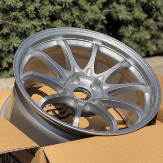 Volk Racing CE28N-PLUS / Diamond Silver | 18x9.5 | 5x114.3 | +22mm Offset